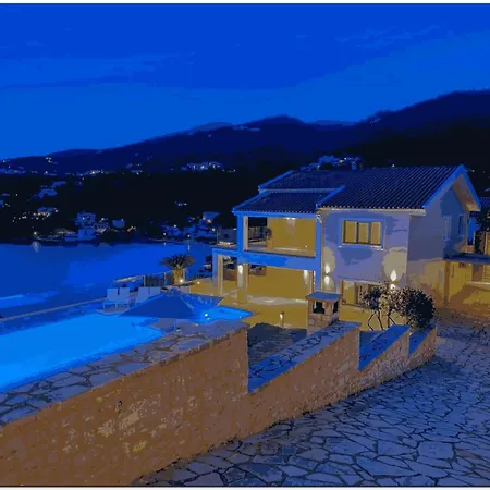 Eleni W View Ac, Bbq Holiday home *